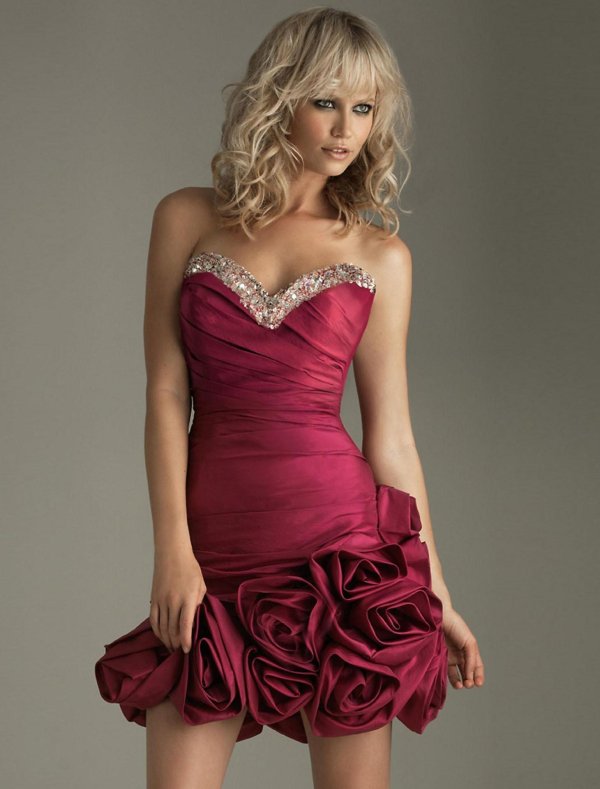 Платья на девушках