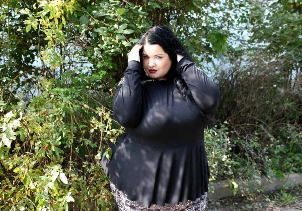 С полными девушками