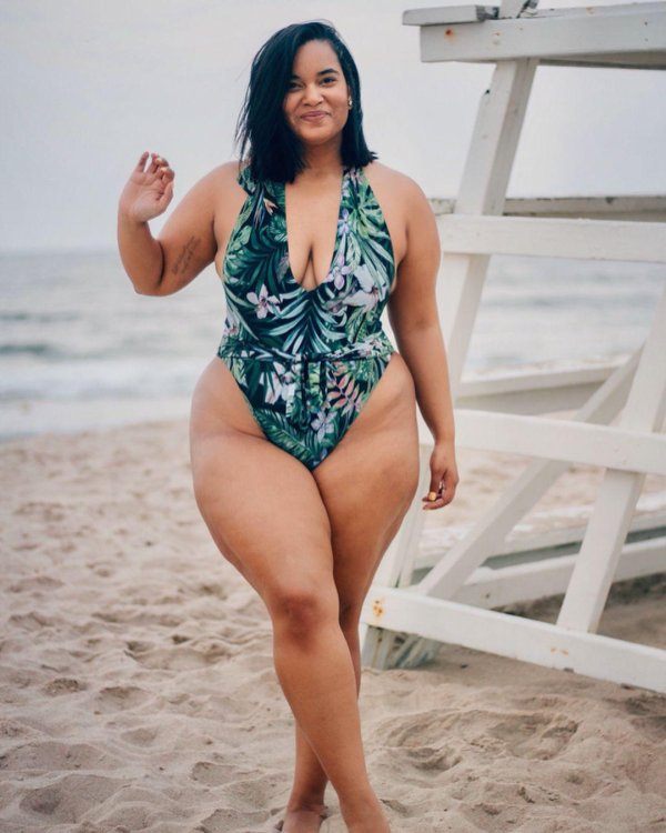 С полными девушками