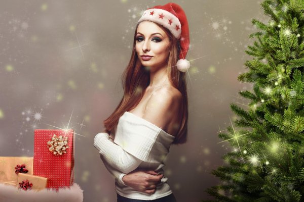 Девушка с подарком