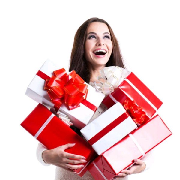 Девушка с подарком