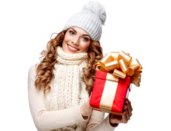 Девушка с подарком