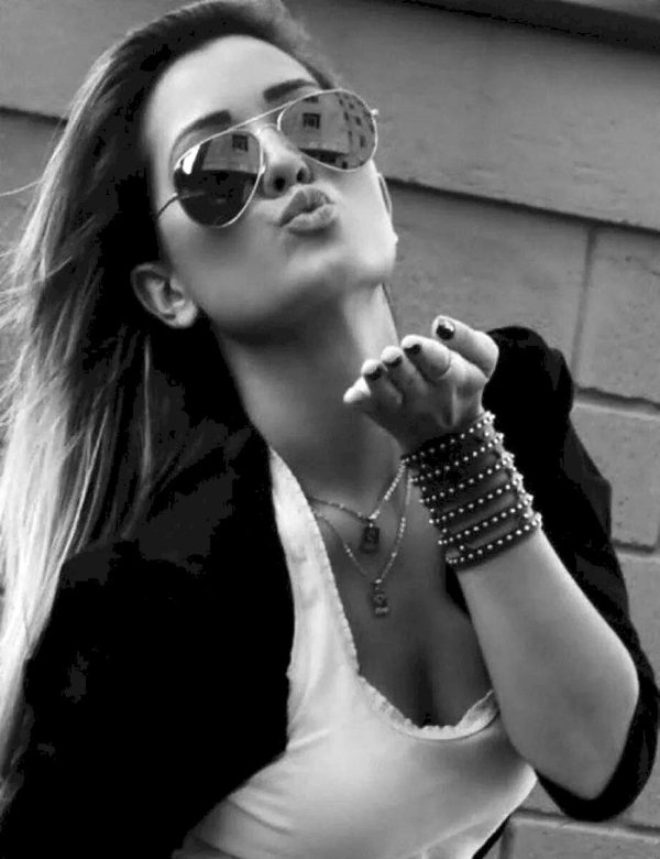 С дерзкими девушками