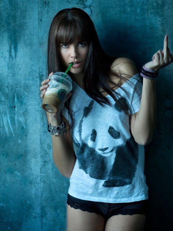 С дерзкими девушками