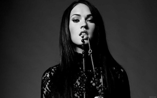 С дерзкими девушками