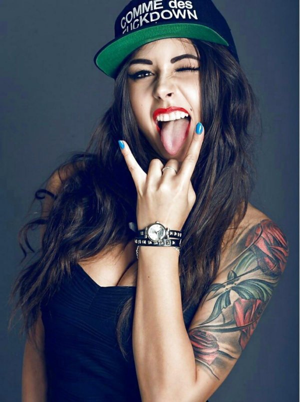 С дерзкими девушками