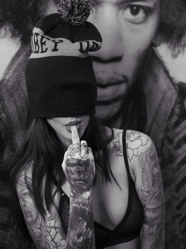 С дерзкими девушками