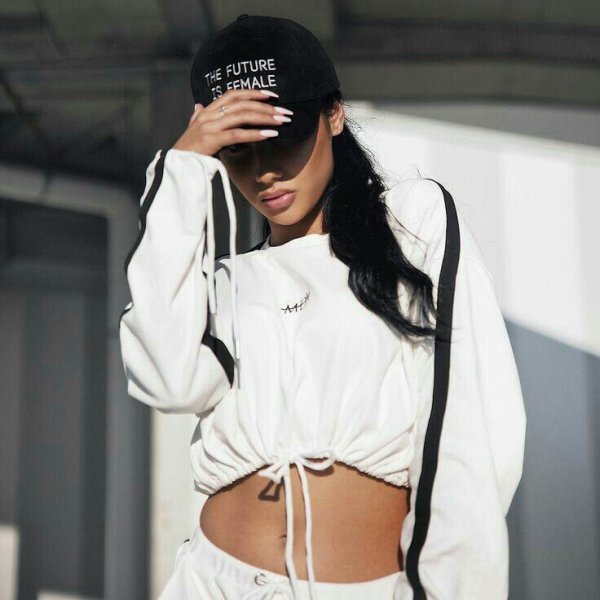 С дерзкими девушками