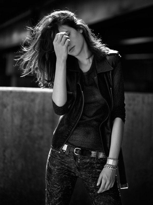 С дерзкими девушками