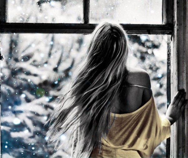 Окон с девушками