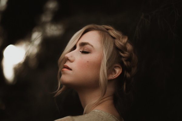 С закрытыми девушками