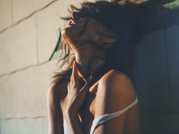 С закрытыми девушками