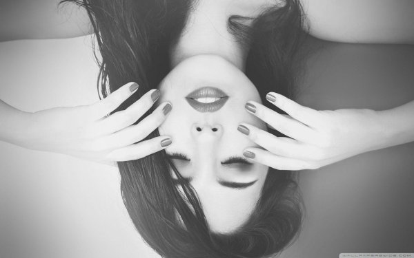 С закрытыми девушками