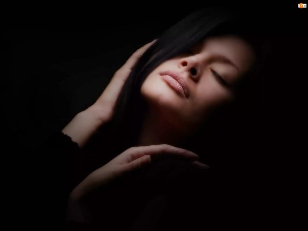 С закрытыми девушками