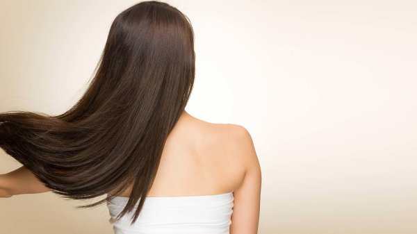 Девушка с боку