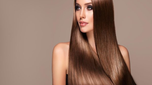 Девушка с боку