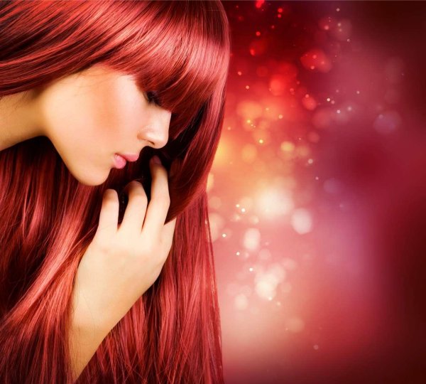 Девушка с боку