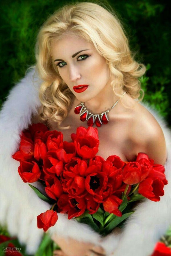 красивая блондинка