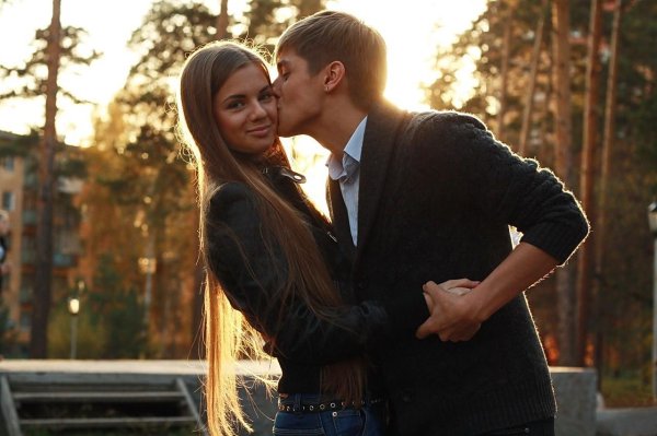 Мужиков с девушками