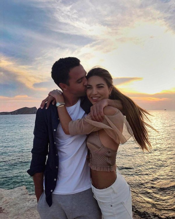 Мужиков с девушками