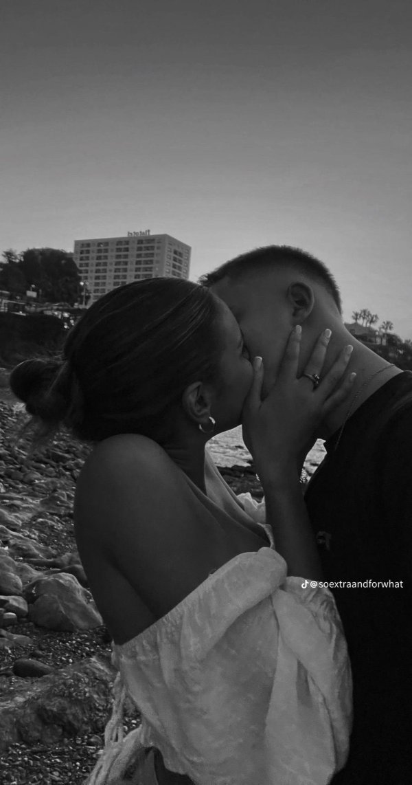 Мужиков с девушками