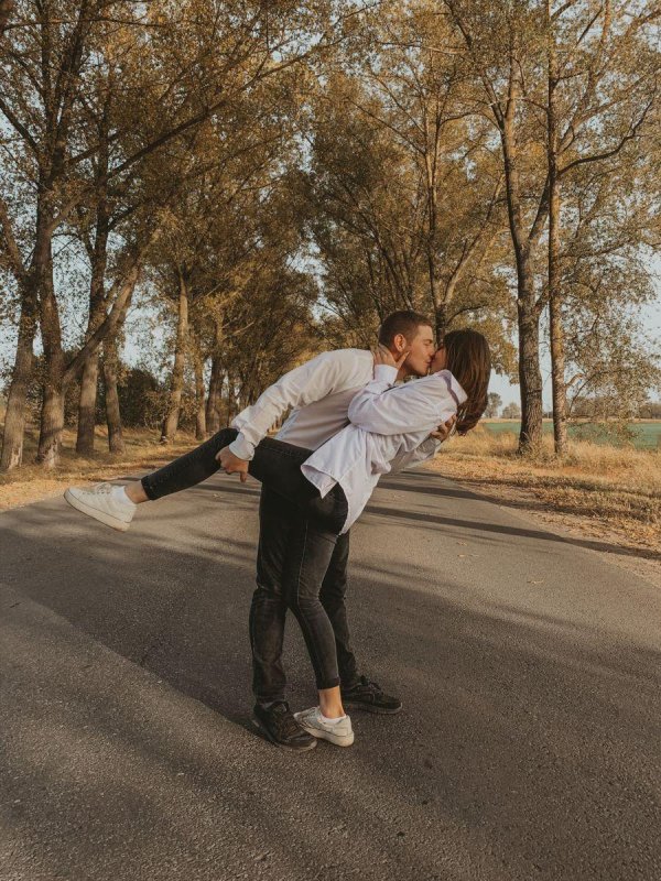 Мужиков с девушками