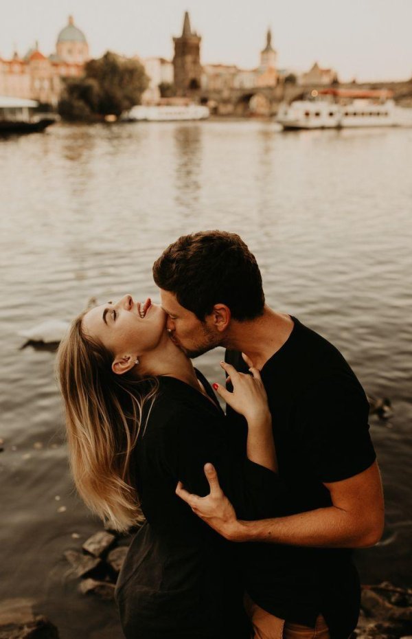 Мужиков с девушками