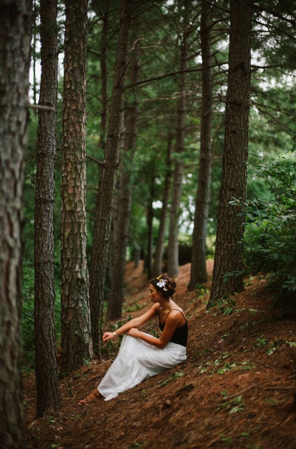 Лес и девушка