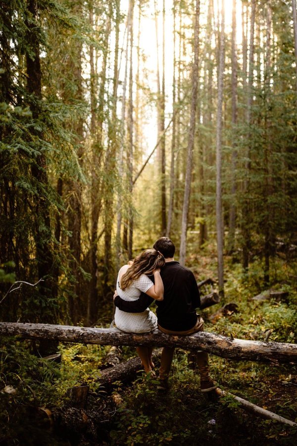 Лес и девушка