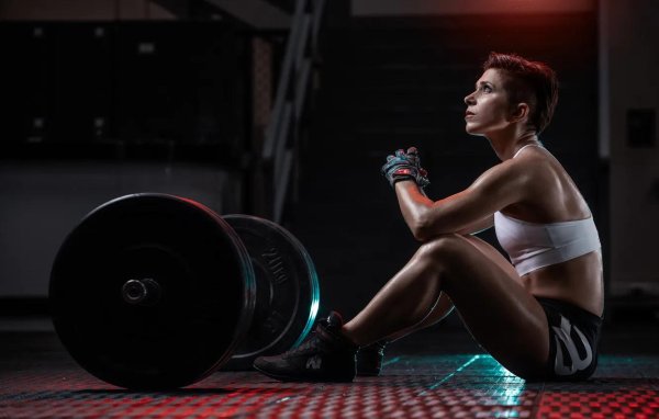 Спортсменов с девушками