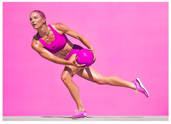 Спортсменов с девушками