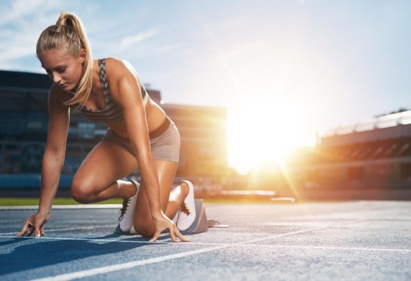 Спортсменов с девушками