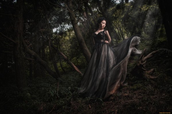 Леса с девушками