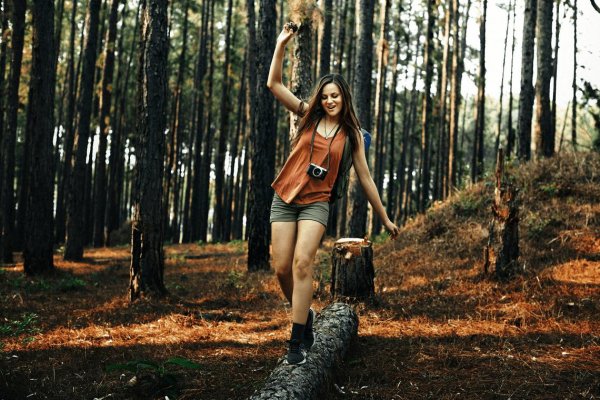 Леса с девушками