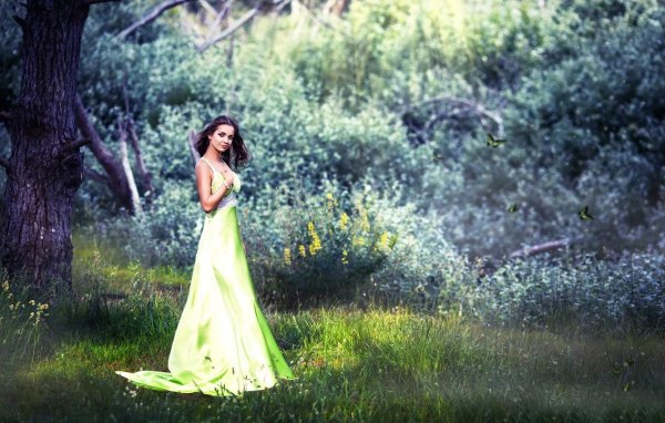 Леса с девушками