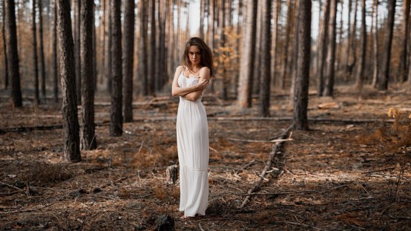 Леса с девушками