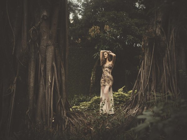 Леса с девушками