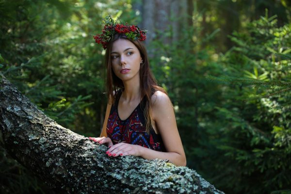 Леса с девушками