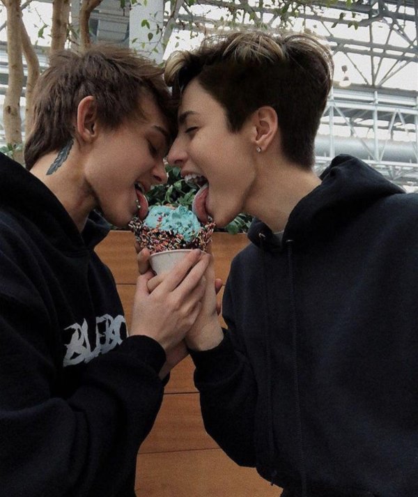 Девушка и мальчик