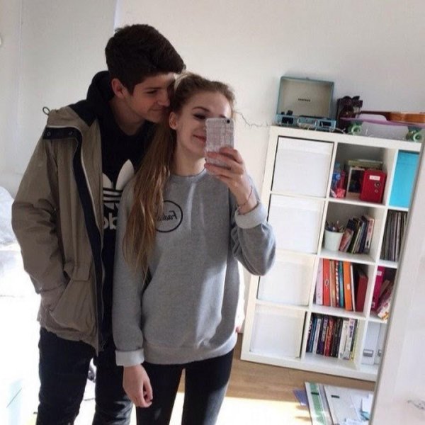 Девушка и мальчик