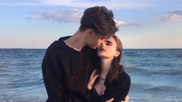 Девушка и мальчик