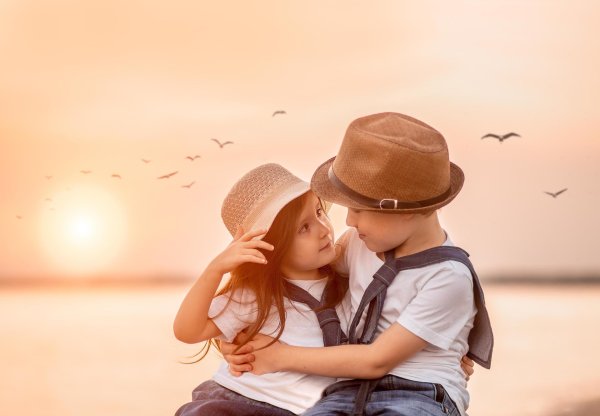 Девушка и мальчик