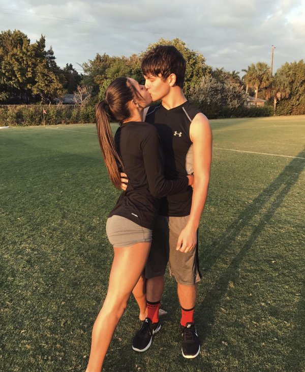 Девушка и мальчик