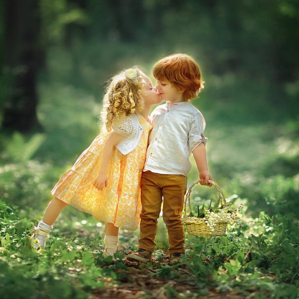 Девушка и мальчик