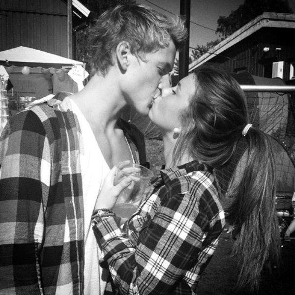 Девушка и мальчик