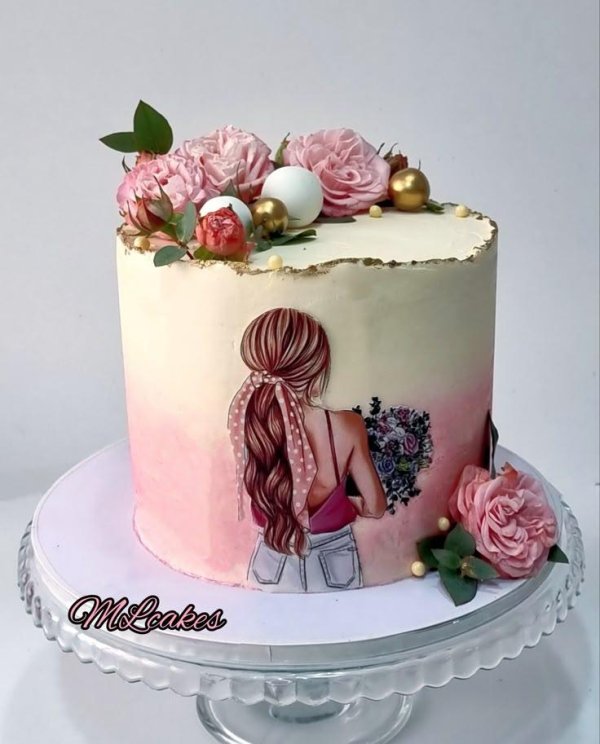 Девушка с тортом