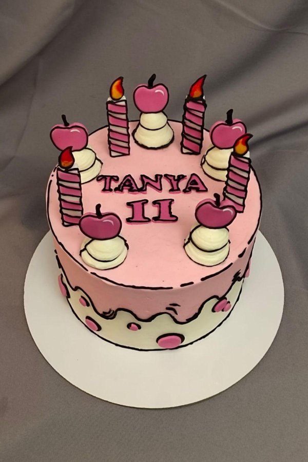 Девушка с тортом