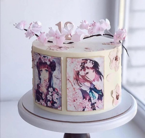 Девушка с тортом