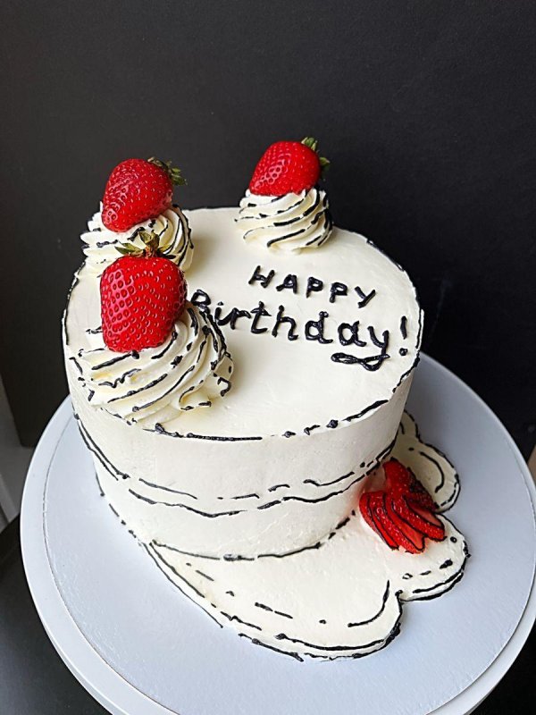 Девушка с тортом