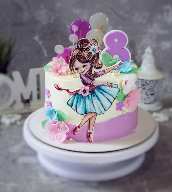 Девушка и торт